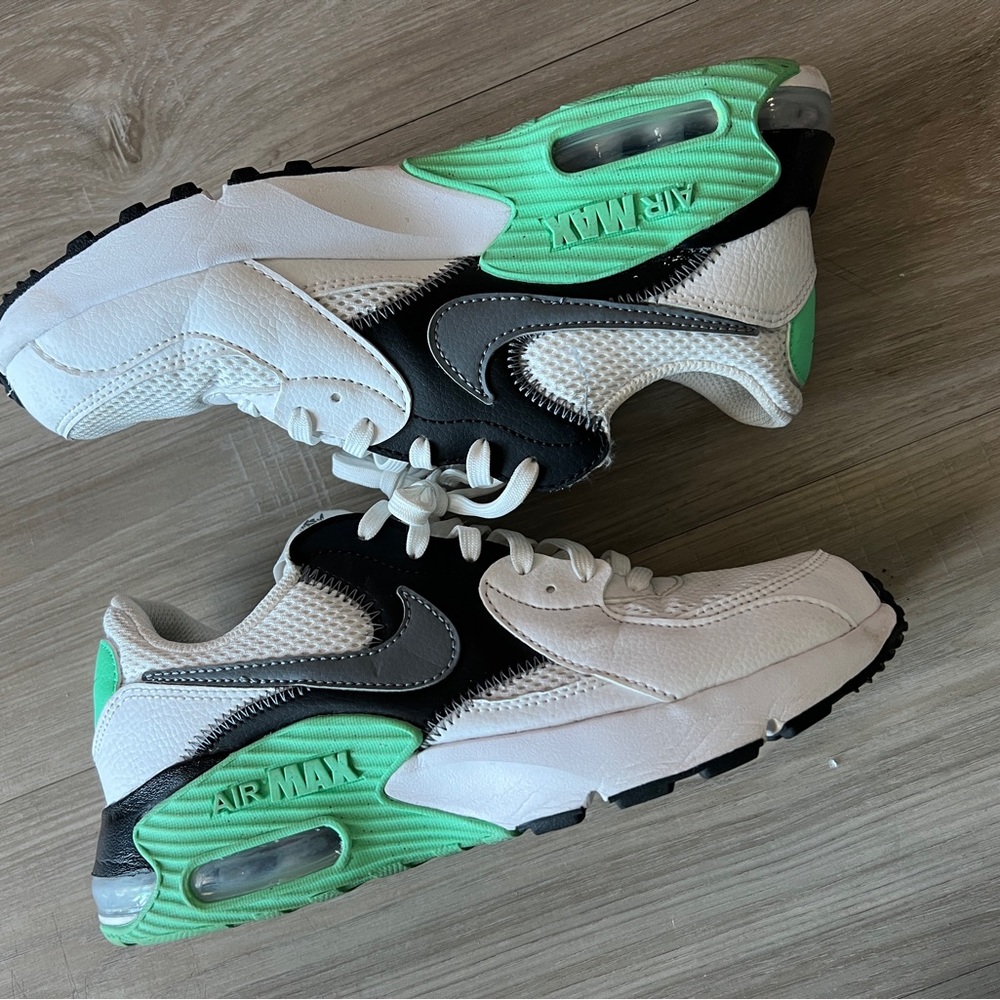 Nike White and Green Athletic Shoes with Air Max Cushioning